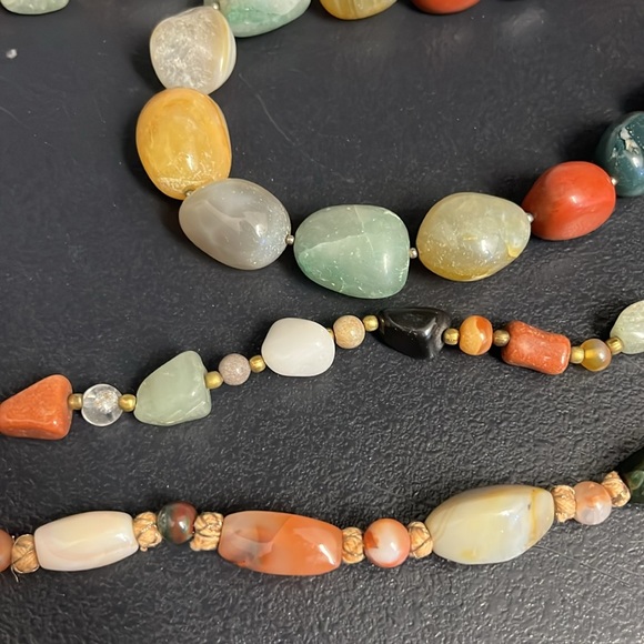 Real quartz necklaces (x3) and one quartz bracelet in jade . New - Picture 2 of 5